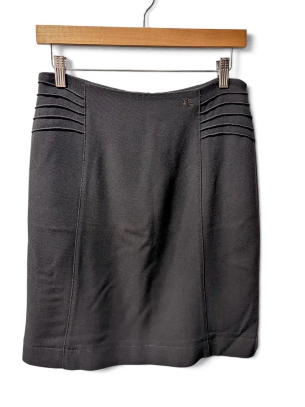 Burberry London Brown Pleated Skirt, Equestrian Knight Logo, Viscose Wool